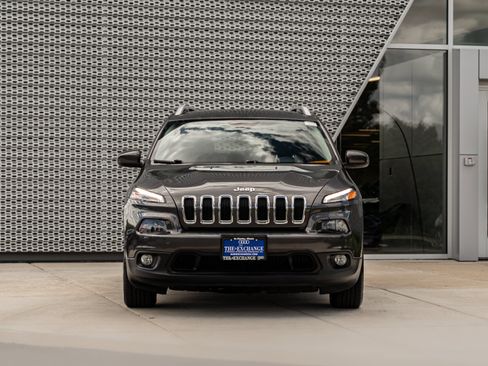 Used 2016 Jeep Cherokee Latitude w/ Cold Weather Group FWD image 30