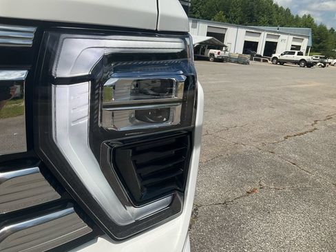 Used 2024 Chevrolet Silverado 3500 High Country w/ High Country Premium Package AWD/4WD image 9