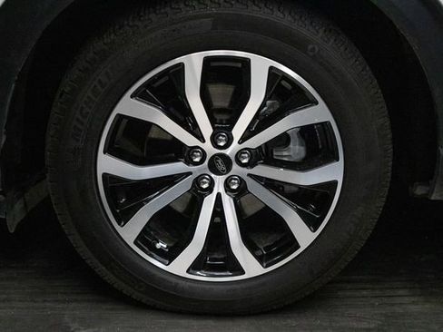 Used 2024 Ford Explorer ST-Line w/ Class IV Trailer Tow Package image 8