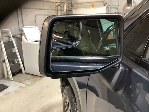 Used 2021 GMC Sierra 1500 AT4 w/ AT4 Preferred Package AWD/4WD image 28