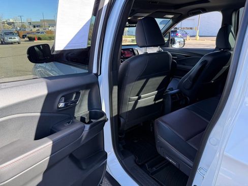 Used 2022 Honda Ridgeline Black Edition image 13