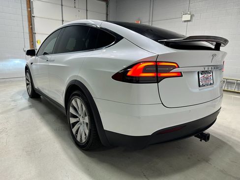 Used 2019 Tesla Model X Long Range AWD/4WD image 19