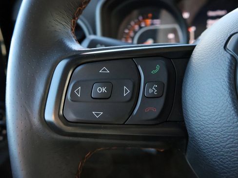 Used 2024 Jeep Gladiator Mojave w/ Technology Group image 25