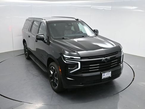 Used 2025 Chevrolet Suburban RST AWD/4WD image 49