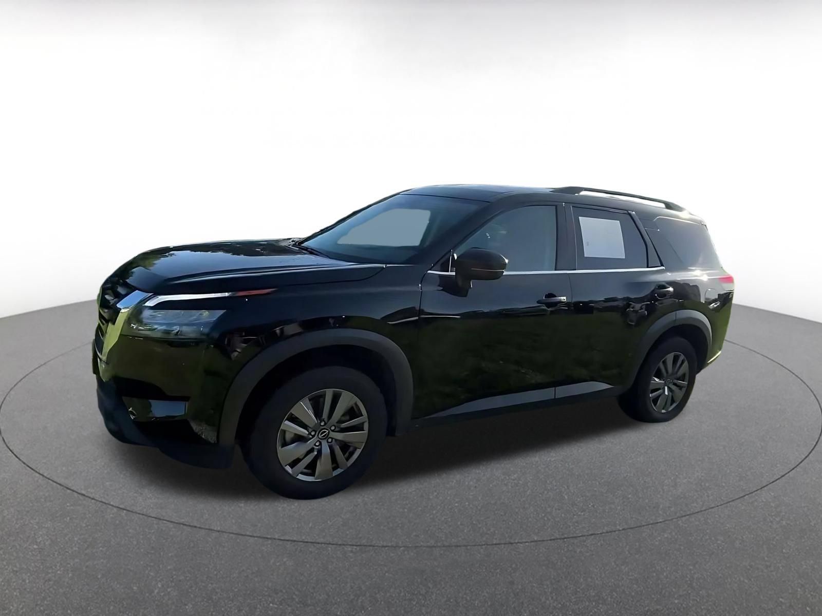 Used 2025 Nissan Pathfinder SV FWD image 7