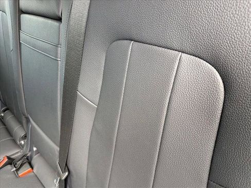 Used 2021 Mercedes-Benz GLB 250 w/ Premium Package image 15