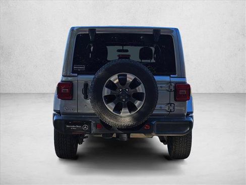 Used 2018 Jeep Wrangler Unlimited Sahara w/ LED Lighting Group AWD/4WD image 6