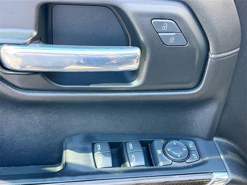 Used 2022 Chevrolet Silverado 1500 LT Trail Boss w/ Convenience Package II image 18