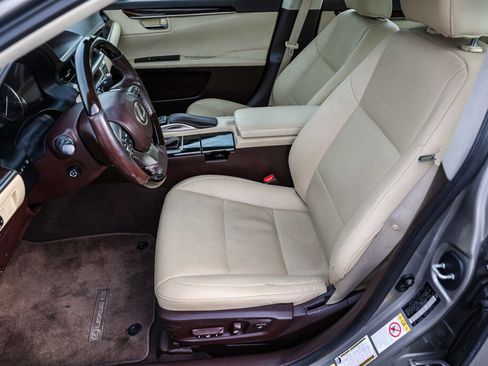 Used 2017 Lexus ES 350 ES 350 w/ Navigation System Package image 9