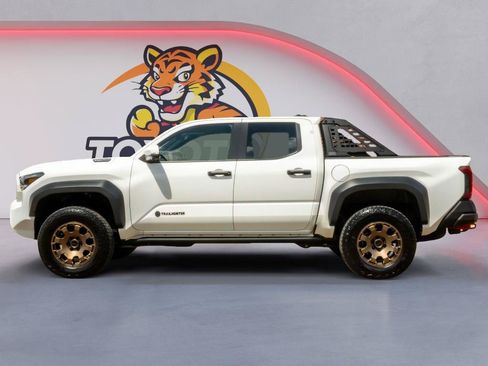 Used 2025 Toyota Tacoma 4x4 Double Cab Hybrid w/ Tow Tech Package image 9
