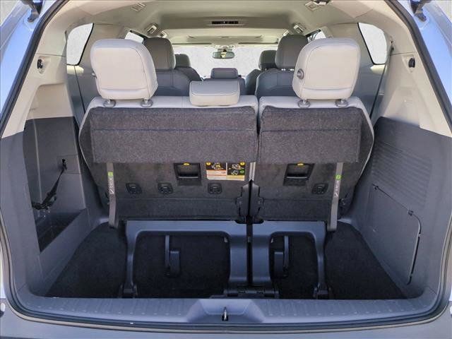 Certified 2023 Toyota Sienna XLE FWD image 6