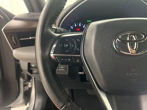 Used 2021 Toyota Avalon XLE image 12