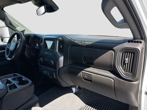 Used 2025 Chevrolet Silverado 2500 Custom w/ Custom Value Package image 27