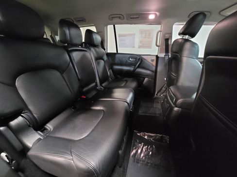 Used 2024 Nissan Armada SL image 9