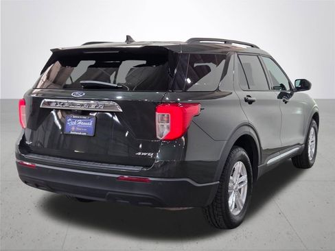 Used 2023 Ford Explorer XLT AWD/4WD image 9