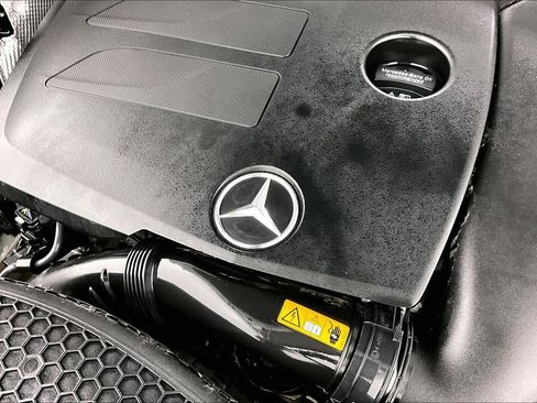 Used 2020 Mercedes-Benz GLC 300 4MATIC image 39