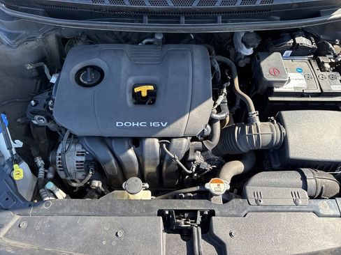 Used 2018 Kia Forte S w/ S Technology Plus Package FWD image 6