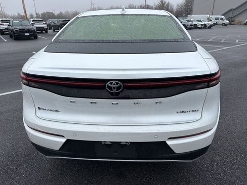 Used 2024 Toyota Crown Limited image 4