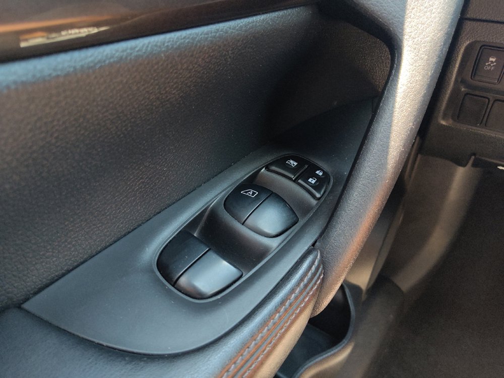 Used 2019 Nissan Rogue S w/ Special Edition Package FWD image 27