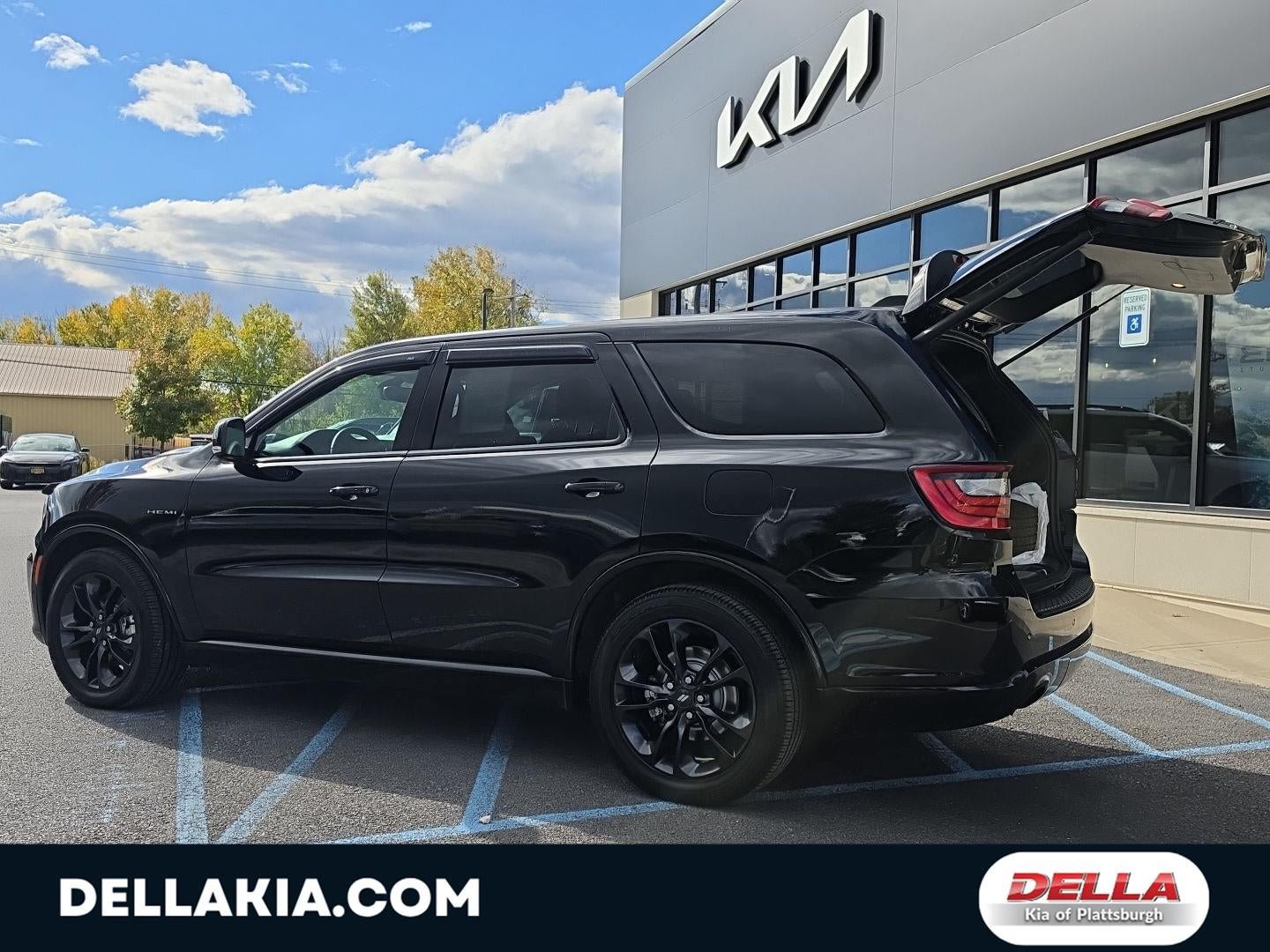 Used 2022 Dodge Durango R/T w/ Blacktop Package AWD/4WD image 6