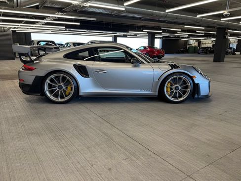 Certified 2019 Porsche 911 GT2 RS RWD image 5