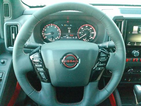 New 2026 Nissan Frontier PRO-4X w/ Pro-4x Convenience Package AWD/4WD image 25