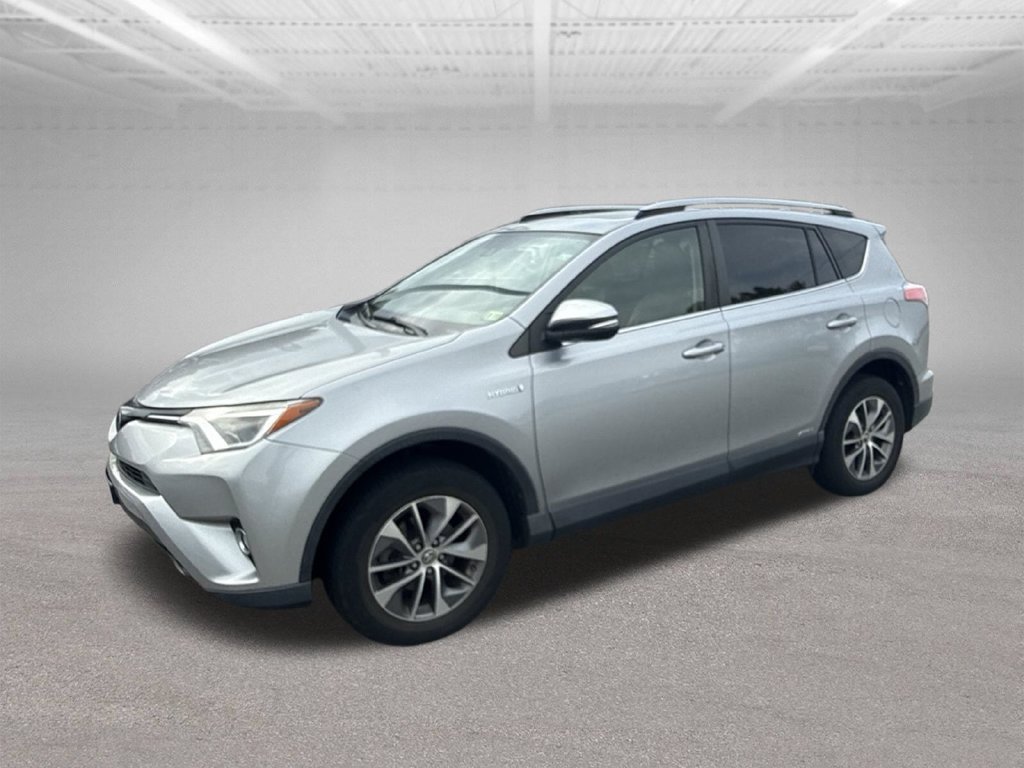 Used 2017 Toyota RAV4 XLE AWD/4WD image 4