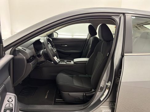 Used 2025 Nissan Sentra SV FWD image 5