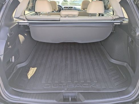 Used 2019 Subaru Outback 2.5i Premium AWD/4WD image 6