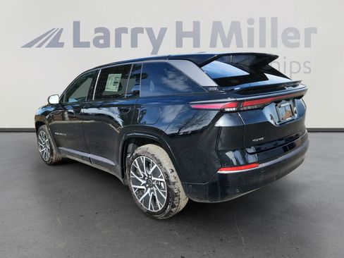 New 2025 Jeep Wagoneer S Limited image 3