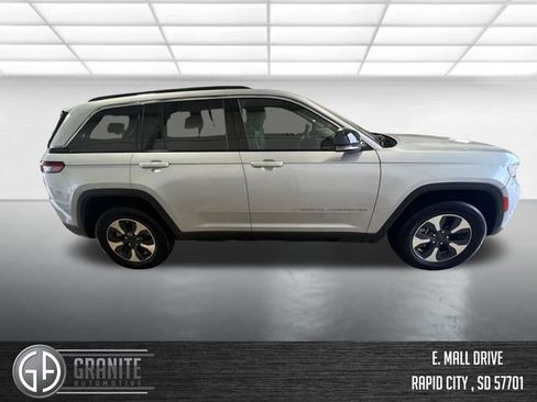 Used 2024 Jeep Grand Cherokee Limited 4xe AWD/4WD image 6