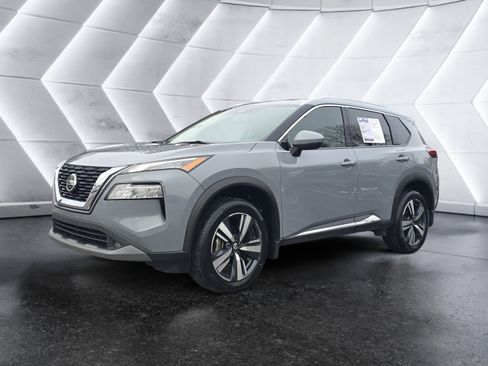 Used 2021 Nissan Rogue SL image 1