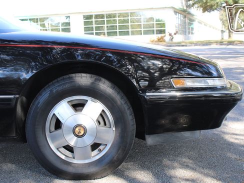 Used 1990 Buick Reatta Convertible image 38
