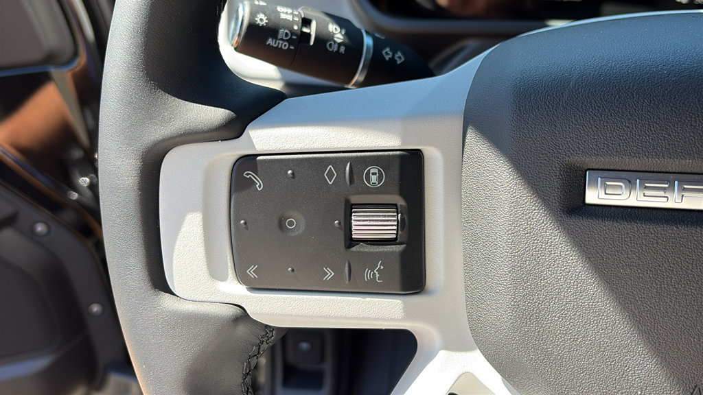 New 2026 Land Rover Defender 110 X-Dynamic SE AWD/4WD image 15