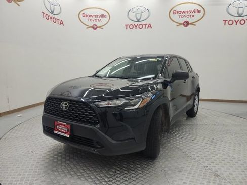 Used 2025 Toyota Corolla Cross L FWD image 2