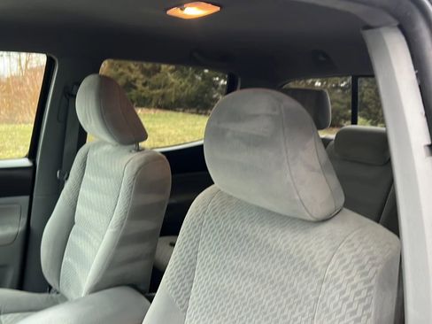 Used 2011 Toyota Tacoma 4x4 Double Cab w/ SR5 Pkg #2 image 10