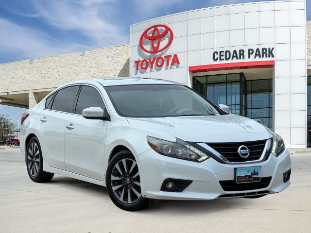 Used 2017 Nissan Altima 2.5 SL w/ 2.5 Technology Package FWD image 1