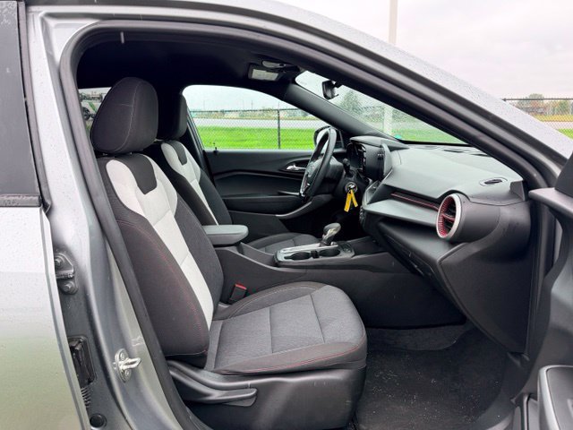 Certified 2024 Chevrolet Trax RS FWD image 11