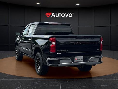 Used 2025 Chevrolet Silverado 1500 LT AWD/4WD image 3
