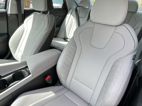 New 2025 Hyundai Elantra Limited image 15