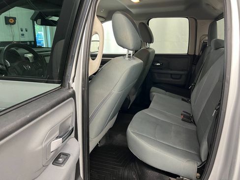 Used 2017 RAM 1500 Classic SLT AWD/4WD image 9