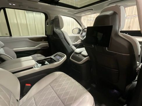 Used 2025 Lincoln Navigator L Black Label w/ Black Label Special Edition image 16