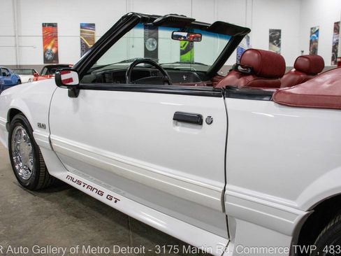 Used 1990 Ford Mustang GT image 23