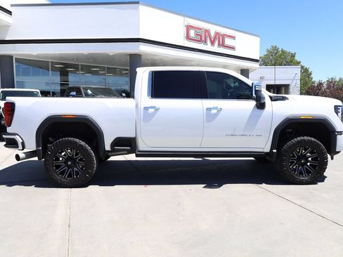 Used 2024 GMC Sierra 3500 Denali Ultimate AWD/4WD image 7