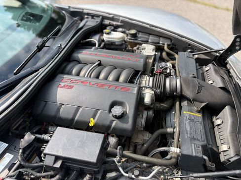 Used 2005 Chevrolet Corvette Coupe w/ Preferred Equipment Group RWD image 27