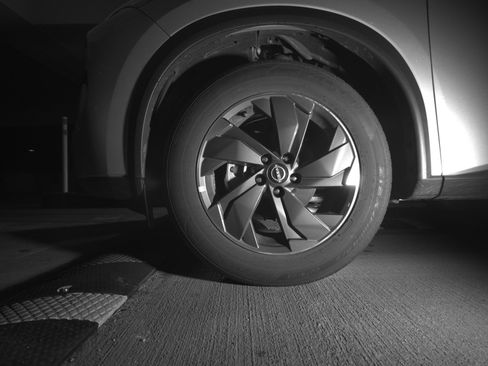 Used 2025 Nissan Rogue SV image 12