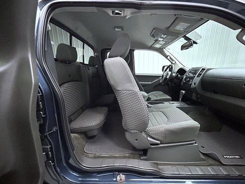Used 2016 Nissan Frontier SV w/ SV Value Truck Package AWD/4WD image 18