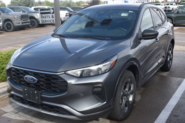Used 2024 Ford Escape ST-Line w/ Tech Pack #1 AWD/4WD image 2