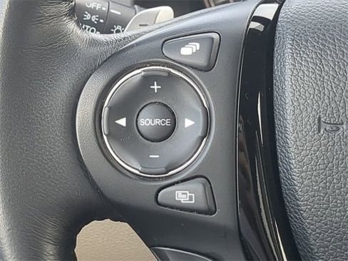 Used 2016 Honda Pilot Touring image 25