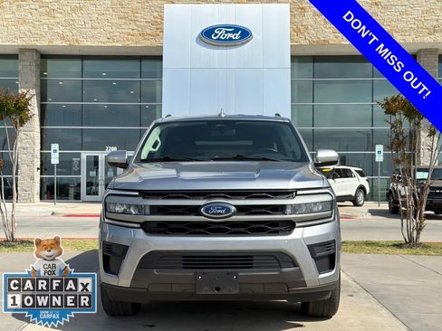 Used 2024 Ford Expedition Max XLT image 2